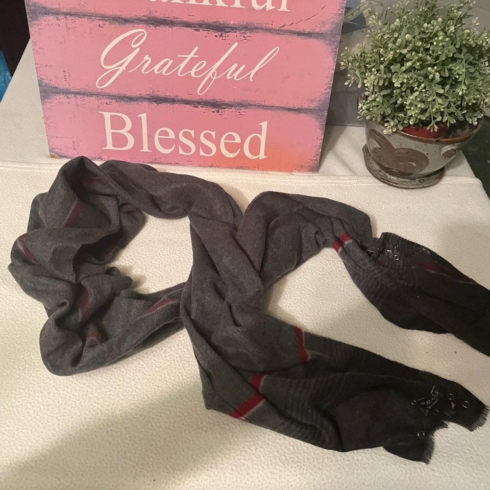 Scarf with tags